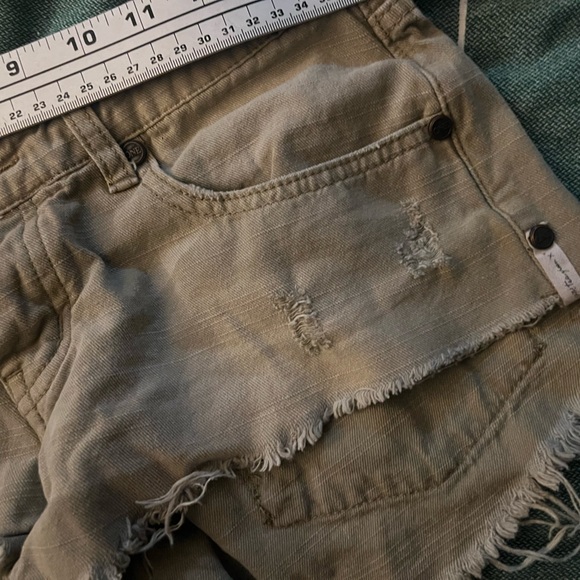 One Teaspoon x Bonitas Low Waist Button Fly Shorts in Green 🌵27 - Picture 6 of 9